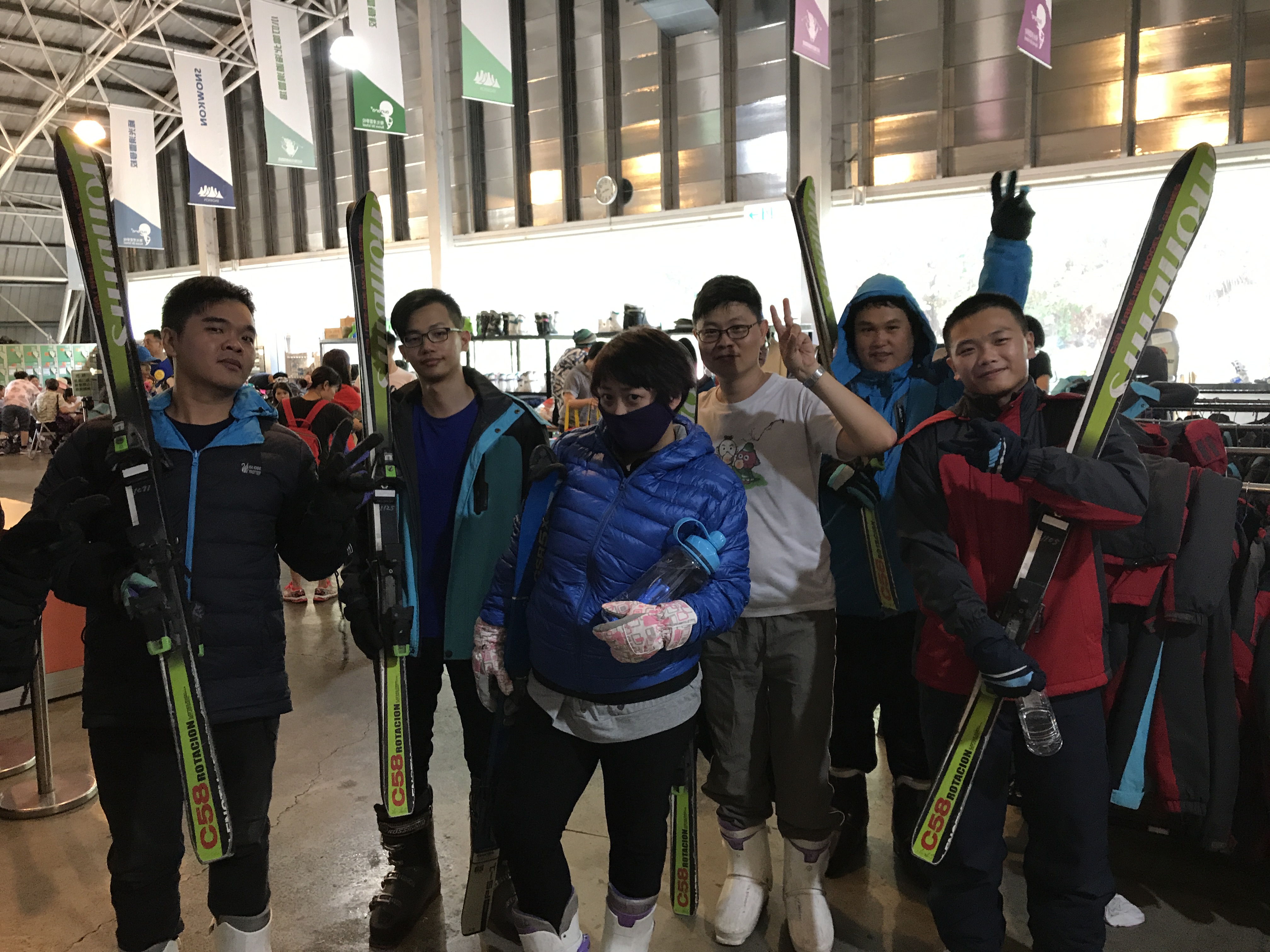 聯誼花絮 - 台灣也能玩滑雪